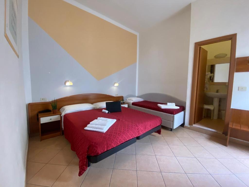 Hotel Villa Caterina Rímini Exterior foto