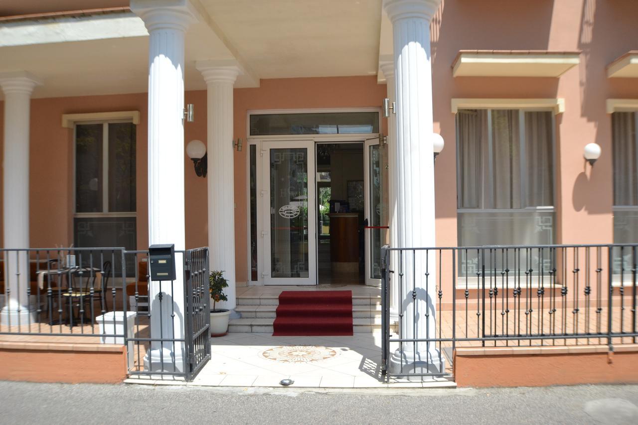 Hotel Villa Caterina Rímini Exterior foto
